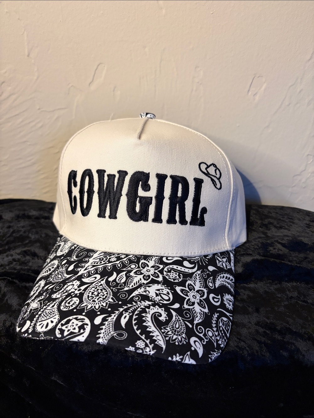 NWT cap - Picture 2 of 3